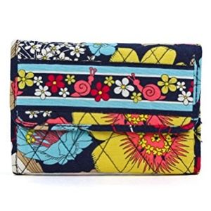 Vera Bradley Eoro Compact Wallet Happy Snails